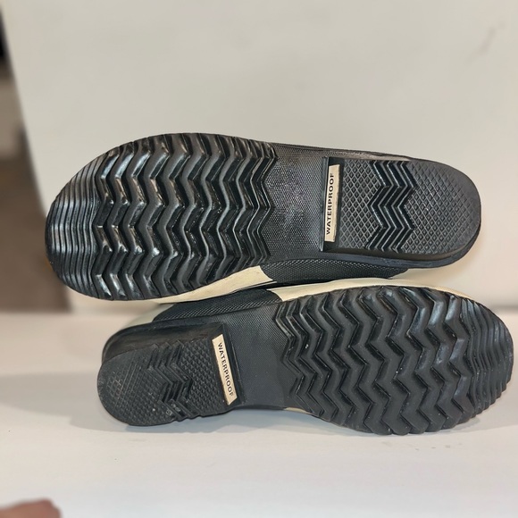 Sorel women’s boots. - Picture 6 of 6